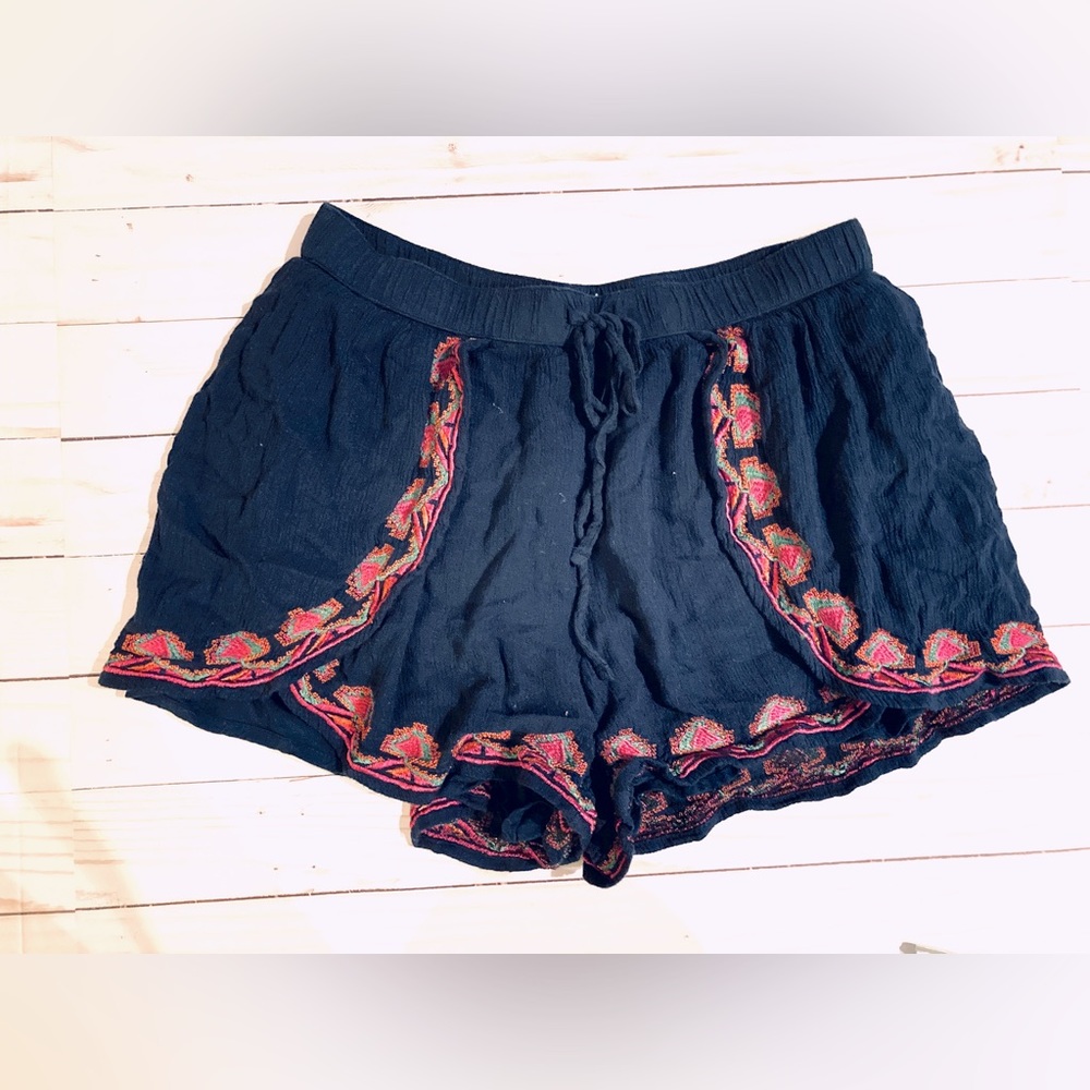 Hollister embroidered Petal Short XS Navy